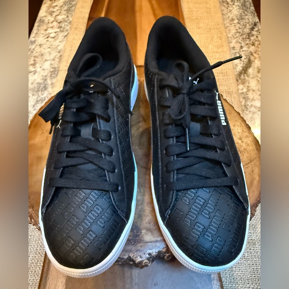 Puma VikkyV2 Sig Embossed Black Leather Sneakers. NWOT. Size 9. - Picture 3 of 10